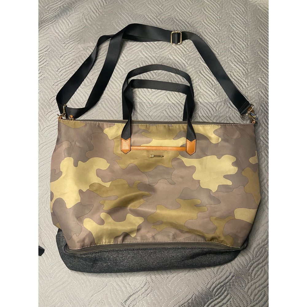 Stella & Dot Crush It Bag Camouflage Large Travel Gym Tote Crossbody Grey Camo - Picture 2 of 6